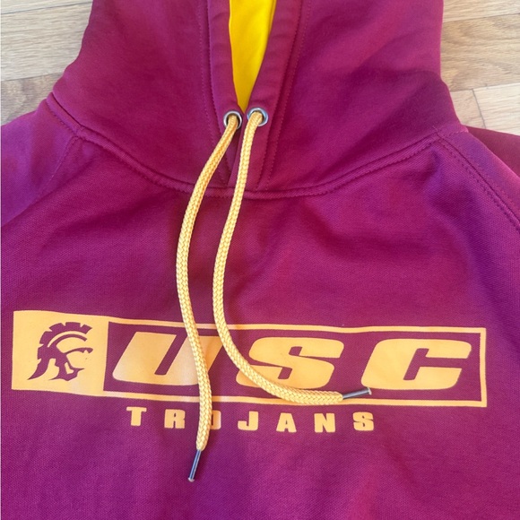 Colosseum USC Trojans Burgundy Hoodie Men's Pull over - Picture 5 of 6